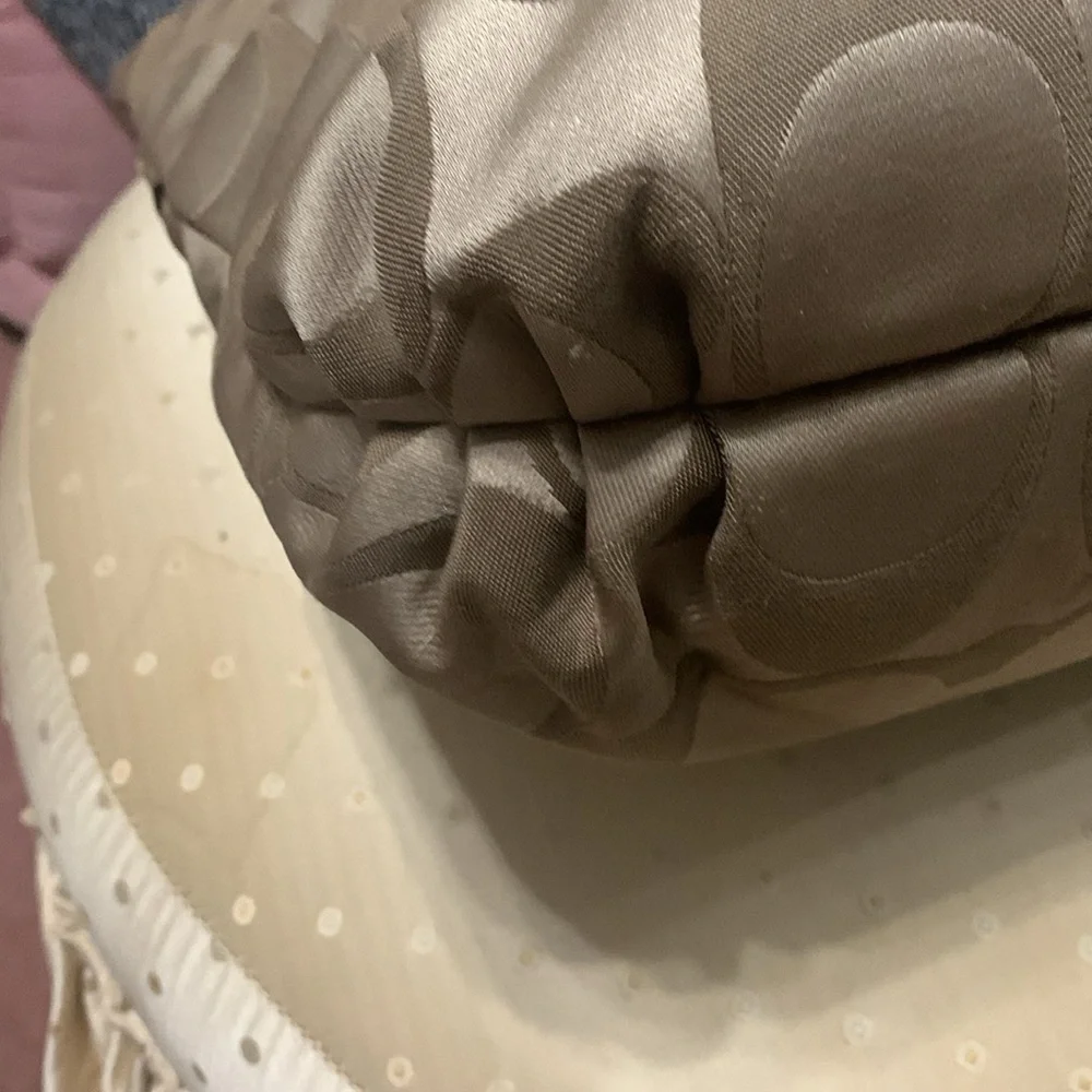CoachTote Bag gold
Signature metallic gold - Picture 4 of 11